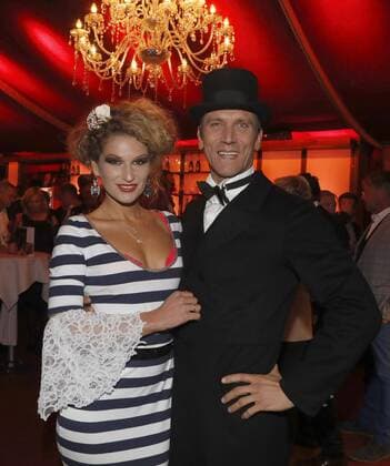 Peer Kusmagk, Freundin Janni bei derGala-Premiere im PALAZZO-Spiegelpalast Berlin.