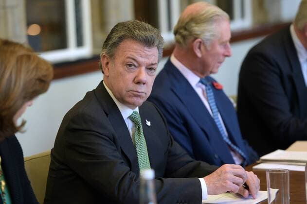 . 02 11 2016. London, United Kingdom. HRH Prince Charles and President of the Republic of Colombia Juan Manuel Santo attend a round table discussion during an event celebrating biodiversity and scientific collaboration in Colombia at the Natural History Museum, in London,  xPOOLx xi-Imagesx IIM-13730-0016
