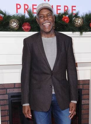 Filmpremiere Almost Christmas in Los Angeles November 3, 2016 - Westwood, CA, United States - 03 November 2016 - Westwood, California. Danny Glover. Premiere Of Universal s Almost Christmas held at Regency Village Theatre. Photo Credit: AdMedia Westwood United States - ZUMAa123 20161103_zaa_a123_084