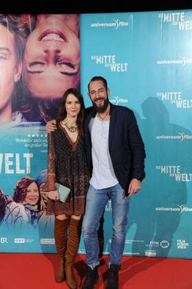 Schauspieler , l-r, Rosalie Wolff und Jelly Gaviria posiert am 03.11.2016 in Köln bei der Premiere des Films Die Mitte der Welt