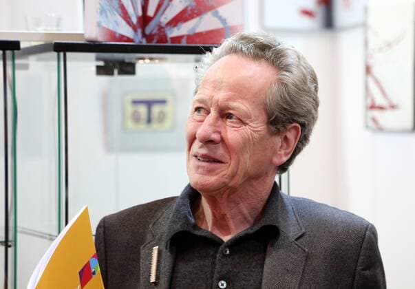 Erfurt - artthuer 05.11.16 , Erfurt, Messehalle, 10. artthuer, Kunstmesse in Thüringen mit Thüringer Künstlern im Bild: Rolf Lindner gewinnt den Kunstpreis