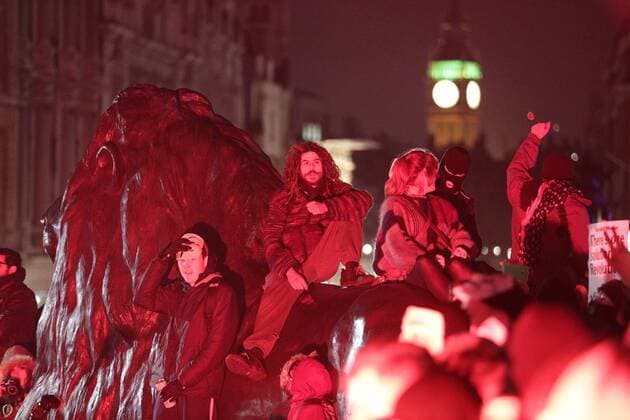 November 5, 2016 - London, London, UK - London , UK . Trafalgar Square. Supporters of Anonymous , many wearing Guy Fawkes masks , attend the Million Mask March bonfire night demonstration , in central London London UK - ZUMAl94_ 20161105_zaf_l94_085
