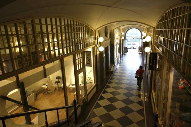 An old passage way located many shops in Gamla Stan. . Stockholm. Sweden  Copyright: xBrucexYuanyuexBix xDanitaxDelimont EU28 BBI0024