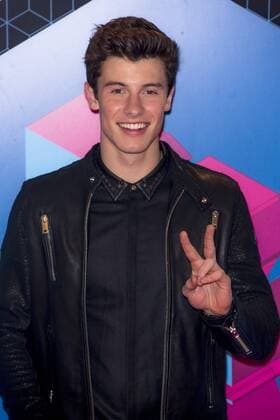 Shawn Mendes arrives at the MTV Europe Music Awards in Rotterdam, The Netherlands on November 6, 2016.  ROT20161106822 SVENxHOOGERHUIS