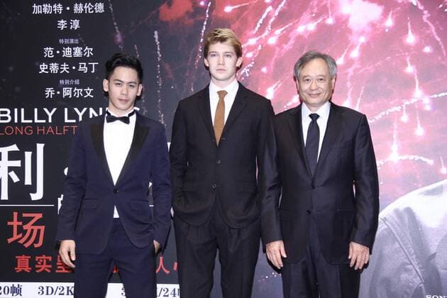 Billy Lynns Long Halftime Walk Filmpremiere in Peking BEIJING, CHINA - NOVEMBER 06: (L-R) Actor Mason Lee, British actor Joe Alwyn and attend director Ang Lee attend the premiere of Ang Lee s film Billy Lynn s Long Halftime Walk on November 6, 2016 in Beijing, China.  CFP495116711