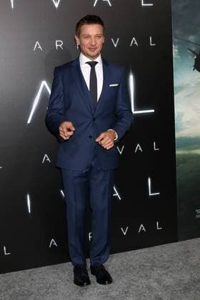 LOS ANGELES - NOV 6: Jeremy Renner at the Arrival Premiere at Village Theater on November 6, 2016 in Westwood, CA  Copyright: xKathyxHutchinsx xIPAx