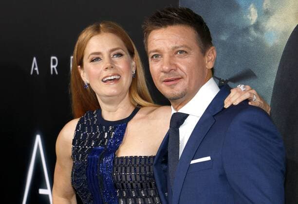 Amy Adams und Jeremy Renner, die beiden Hauptdarsteller bei der Arrival Film Premiere am 6.11.2016 in Westwood, Los Angeles Arrival Filmremiere in Los Angeles, 2016 