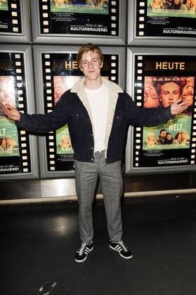 Louis Hofmann bei der Premiere des Kinofilms Die Mitte der Welt im Kino in der Kulturbrauerei. Berlin, 06.11.2016 Foto:xF.xKernx xFuturexImage