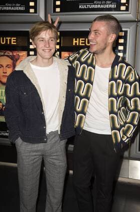 Louis Hofmann und Jannik Schümann bei der Premiere des Kinofilms Die Mitte der Welt im Kino in der Kulturbrauerei. Berlin, 06.11.2016 Foto:xF.xKernx xFuturexImage
