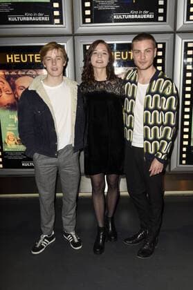 Louis Hofmann, Svenja Jung und Jannik Schümann bei der Premiere des Kinofilms Die Mitte der Welt im Kino in der Kulturbrauerei. Berlin, 06.11.2016 Foto:xF.xKernx xFuturexImage