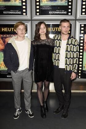 Louis Hofmann, Svenja Jung und Jannik Schümann bei der Premiere des Kinofilms Die Mitte der Welt im Kino in der Kulturbrauerei. Berlin, 06.11.2016 Foto:xF.xKernx xFuturexImage