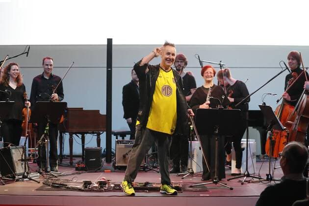 Nigel Kennedy praesentiert sein neues Album My World (Uraufführung) mit dem Deutschen Kammerorchester Berlin bei Driven by Music- im DRIVE.Volkswagen Group Forum Berlin.