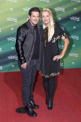 Sam Eisenstein mit Ehefrau Mareike bei der Premiere des Musicals Tarzan im Stage Metronom Theater. Oberhausen, 06.11.2016 Foto:xC.xHardtx xFuturexImage