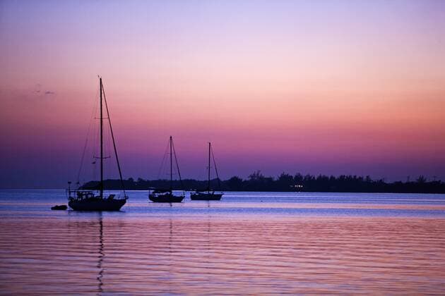A scenic of sail boats in the bay at Utila in Honduras.  Copyright: xJoexRestucciaxIIIx xDanitaxDelimont SA12 JRE0029