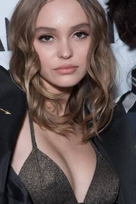Lily-Rose Depp während der Planetarium Filmpremiere in Paris 213260 Serge Arnal Starface 2016-11-08 Paris France Premiere of Planetarium movie. Premiere du film Planetarium au Rex. Lily-Rose Depp. Depp-Paradis, Lily Rose  Copyright: xSergexArnalx xStarfacex STAR_213260_005