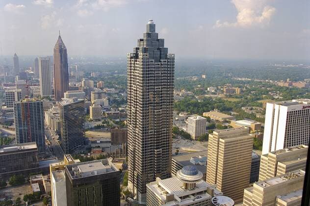 Architektur von Kevin Roche North America, USA, Georgia, Atlanta. Atlanta s skyline, including the Bank of America Plaza and the SunTrust Plaza.  Copyright: xSusanxPeasex xDanitaxDelimont US11 SPE0006