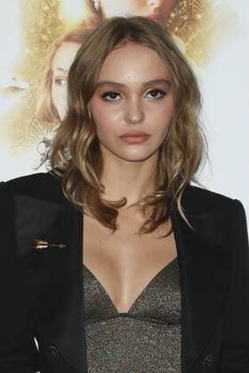 Lily Rose Depp - Photocall Film Planetarium - Paris - 08 11 2016 GwendolineLeGoff Panoramic 