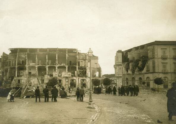 Piazza Cavallotti after the earthquake of 1908, Messina, Italy x16375x 