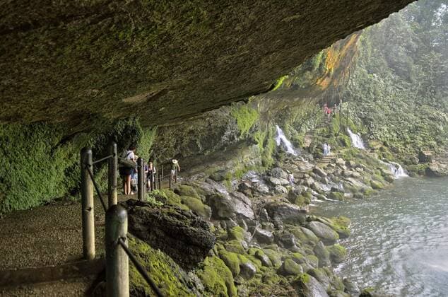 Wanderweg hinter der Cascada Misol Ha, bei Palenque, Bundesstaat Chiapas, Mexiko, Mittelamerika Copyright: imageBROKER/HorstxMahr ibxhmw04410494.jpg