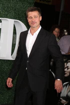 Allied Filmpremiere in Los Angeles LOS ANGELES - NOV 9: Brad Pitt at the Allied Fan Screening at the Village Theater on November 9, 2016 in Westwood, CA  Copyright: xKathyxHutchinsx xIPAx