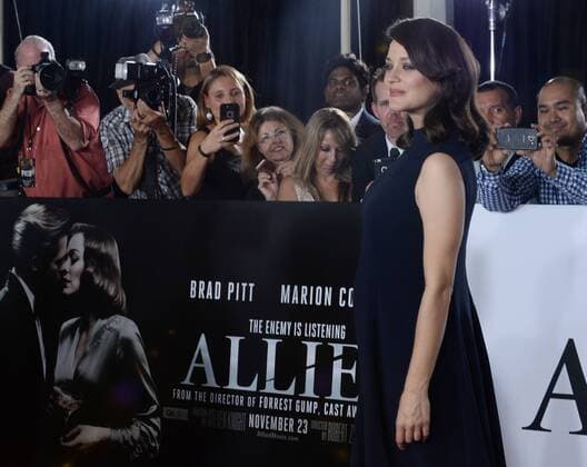 Allied Filmpremiere in Los Angeles Cast member Marion Cotillard attends the premiere of the motion picture romantic war thriller Allied at the Regency Village Theatre in the Westwood section of Los Angeles. Storyline: In 1942, an intelligence officer in North Africa encounters a female French Resistance fighter on a deadly mission behind enemy lines. When they reunite in London, their relationship is tested by the pressures of war.  LAP2016110909 JIMxRUYMEN