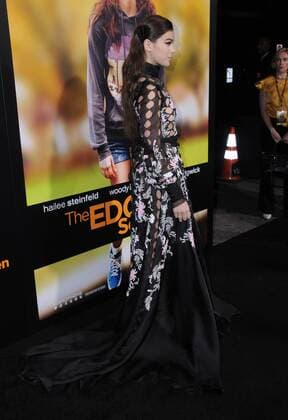 November 9, 2016 - Los Angeles, CA, United States - 09 November 2016 - Los Angeles, California. Hailee Steinfeld. Screening Of STX Entertainment s The Edge Of Seventeen at Regal LA Live Stadium 14. Photo Credit: AdMedia Los Angeles United States - ZUMAa123 20161109_zaa_a123_393