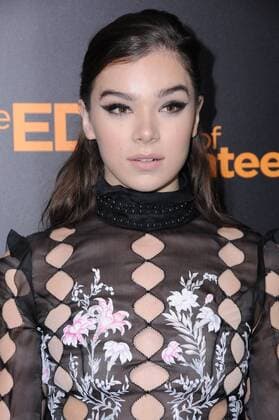 November 9, 2016 - Los Angeles, CA, United States - 09 November 2016 - Los Angeles, California. Hailee Steinfeld. Screening Of STX Entertainment s The Edge Of Seventeen at Regal LA Live Stadium 14. Photo Credit: AdMedia Los Angeles United States - ZUMAa123 20161109_zaa_a123_404