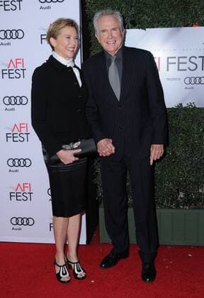 AFI Fest - Filmpremiere Rules Dont Apply November 10, 2016 - Hollywood, CA, United States - 10 November 2016 - Hollywood, California. Annette Bening, Warren Beatty. AFI FEST 2016 - Opening Night Premiere Of Rules Don t Apply held at TCL Chinese Theater. Photo Credit: AdMedia Hollywood United States - ZUMAa123 20161110_zaa_a123_009