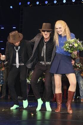 Alex Melcher, Udo Lindenberg und Josephin Busch bei der Premiere des Musicals Hinterm Horizont im Operettenhaus. Hamburg, 10.11.2016 Foto:xgbrcix xFuturexImage