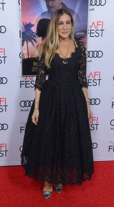 Cast member Sarah Jessica Parker attends the premiere of the motion picture dramatic comedy Rules Don t Apply at TCL Chinese Theatre in the Hollywood section of Los Angeles on November 10, 2016. Storyline: An unconventional love story of an aspiring actress, her determined driver, and the eccentric billionaire who they work for.  LAP2016111020 JIMxRUYMEN