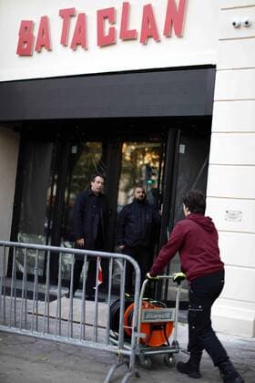 November 11, 2016 - Paris, France - Seen workers the day before the opening Sting concert a front the Bataclan in Paris, France on November 11, 2016. Sunday November 13 marks the day one year ago when men with bombs and guns attacked popular bars, France s national stadium and the Bataclan concert hall in Paris, France. Paris France  - ZUMAn230 20161111_zaa_n230_213