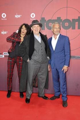 Ulrike Folkerts, Dietmar Bär und Klaus J. Behrendt bei der Premiere des 1000. Tatort-Krimis Taxi nach Leipzig im Cinemaxx Dammtor. Hamburg, 11.11.2016 Foto:xH.xHartmannx xFuturexImage