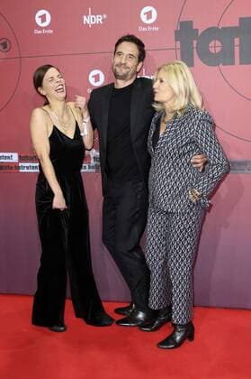 Camilla Renschke, Oliver Mommsen und Sabine Postel bei der Premiere des 1000. Tatort-Krimis Taxi nach Leipzig im Cinemaxx Dammtor. Hamburg, 11.11.2016 Foto:xH.xHartmannx xFuturexImage