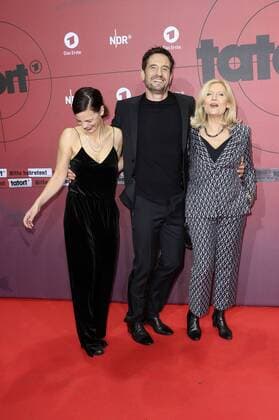 Camilla Renschke, Oliver Mommsen und Sabine Postel bei der Premiere des 1000. Tatort-Krimis Taxi nach Leipzig im Cinemaxx Dammtor. Hamburg, 11.11.2016 Foto:xH.xHartmannx xFuturexImage