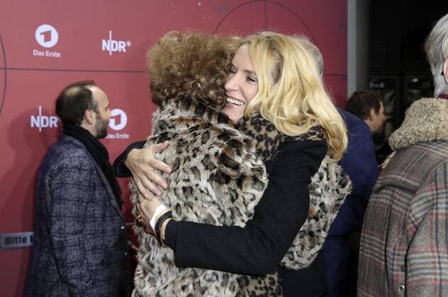 Kathrin Ackermann mit Tochter Maria Furtwängler bei der Premiere des 1000. Tatort-Krimis Taxi nach Leipzig im Cinemaxx Dammtor. Hamburg, 11.11.2016 Foto:xH.xHartmannx xFuturexImage