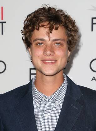 November 11, 2016 - Hollywood, CA, United States - 11 November 2016 - Hollywood, California - Douglas Smith. AFI FEST 2016 Presented By Audi - Premiere Of EuropaCorp USA s Miss Sloane held at The TCL Chinese 6 Theatres. Photo Credit: AdMedia Hollywood United States - ZUMAa123 20161111_zaa_a123_218