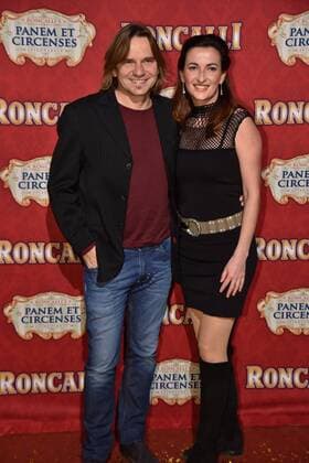 Musiker Jens Streifling (Höhner) und seine Lidia Premiere am 13.11.2016 in Köln der Roncalli Dinnershow Panem et Circenses. Deutschlands erste Dinnershow im historischen Spiegelzelt kehrt nach 25 Jahren zurück nach Köln und beendet somit das 40. Jubiläumsjahr von Roncalli in der Domstadt
