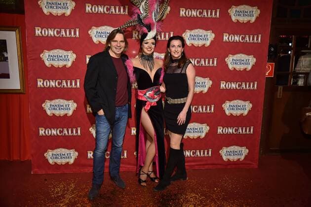 Musiker Jens Streifling (Höhner) und seine Lidia Premiere am 13.11.2016 in Köln der Roncalli Dinnershow Panem et Circenses. Deutschlands erste Dinnershow im historischen Spiegelzelt kehrt nach 25 Jahren zurück nach Köln und beendet somit das 40. Jubiläumsjahr von Roncalli in der Domstadt