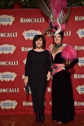 Moderatorin Birgit Schrowange bei der Premiere am 13.11.2016 in Köln der Roncalli Dinnershow Panem et Circenses. Deutschlands erste Dinnershow im historischen Spiegelzelt kehrt nach 25 Jahren zurück nach Köln und beendet somit das 40. Jubiläumsjahr von Roncalli in der Domstadt