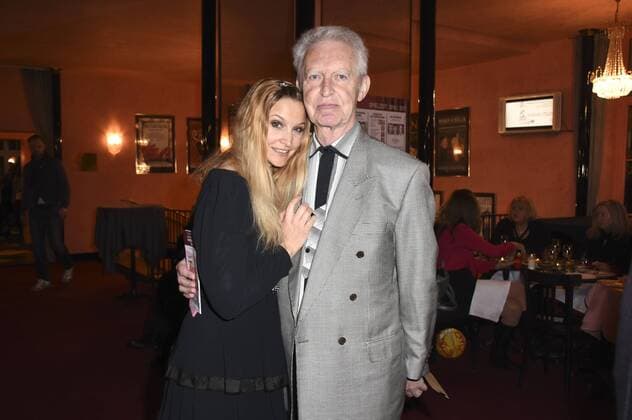 Rolf Kuhsiek mit Begleitung bei der Premiere des Theaterstücks Das Lächeln der Frauen in der Komödie im Bayerischen Hof. München, 14.11.2016 Foto:xP.xSchönbergerx xFuturexImage