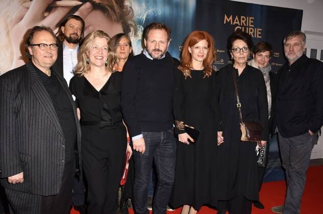 Samuel Finzi, Karolina Gruszka und Marie Noelle mit Cast und Crew bei der Premiere des Kinofilms Marie Curie im Arri Kino. München, 16.11.2016 Foto:xP.xSchönbergerx xFuturexImage