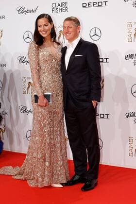 Bastian Schweinsteiger mit seiner Ehefrau Ana Ivanovic bei der Verleihung Bambi 2016 am 17.11.2016 in Berlin Bambi 2016 Verleihung in Berlin 