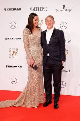 Bastian Schweinsteiger mit seiner Ehefrau Ana Ivanovic bei der Verleihung Bambi 2016 am 17.11.2016 in Berlin Bambi 2016 Verleihung in Berlin 