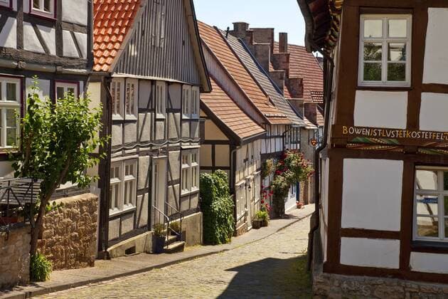 Fachwerkhaeuser in der mittelalterlichen Stadt Warburg, Deutschland, Nordrhein-Westfalen, Ostwestfalen, Warburg medieval city centre of Warburg, Germany, North Rhine-Westphalia, East Westphalia, Warburg BLWS440273 Copyright: xblickwinkel S.xZiesex