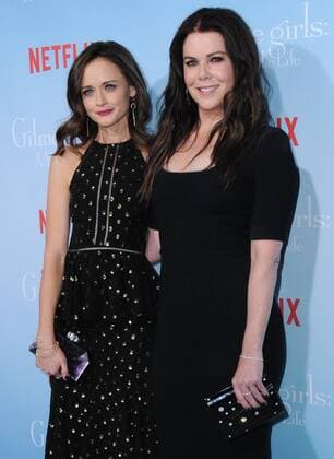 November 18, 2016 - Westwood, CA, United States - 18 November 2016 - Westwood, California. Alexis Bledel, Lauren Graham. Premiere Of Netflix s Gilmore Girls: A Year In The Life held at the Regency Bruin Theatre. Photo Credit: AdMedia Westwood United States - ZUMAa123 20161118_zaa_a123_001