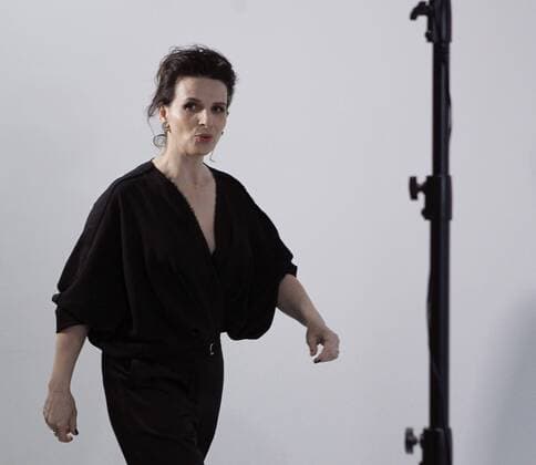 French actress Juliette Binoche during the ceremony she was awarded the 1st Women in Action! award in Madrid, central Spain, 19 November 2016. The Women in Action! award recognizes and rewards the trajectory and work of women in favor of equality in the audiovisual area (in front and behind the cameras). EFE Victor Lerena Juliette Binoche awarded the 1st Women in Action! award !ACHTUNG: NUR REDAKTIONELLE NUTZUNG!  20161119-636151897676936610