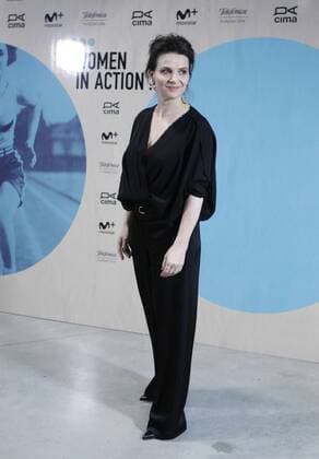 French actress Juliette Binoche during the ceremony she was awarded the 1st Women in Action! award in Madrid, central Spain, 19 November 2016. The Women in Action! award recognizes and rewards the trajectory and work of women in favor of equality in the audiovisual area (in front and behind the cameras). EFE Victor Lerena Juliette Binoche awarded the 1st Women in Action! award !ACHTUNG: NUR REDAKTIONELLE NUTZUNG!  20161119-636151898510579234