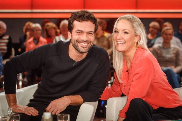 MDR - Riverboat. Schauspielerin Janine Kunze und Schauspieler Kai Schumann anläßlich der Aufzeichnung der MDR - Talkshow Riverboat am 18.11.2016 im Studio 3 der Mediacity Leipzig.