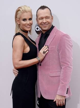 American Music Awards in Los Angeles Actress Jenny McCarthy (L) and recording artist Donnie Wahlberg arrive for the 2016 American Music Awards held at Microsoft Theater in Los Angeles on November 20, 2016.  LAP20161120132 JIMxRUYMEN