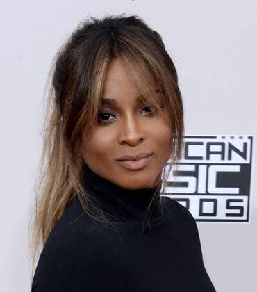 Recording artist Ciara arrives for the 2016 American Music Awards held at Microsoft Theater in Los Angeles on November 20, 2016.  LAP20161120184 JIMxRUYMEN